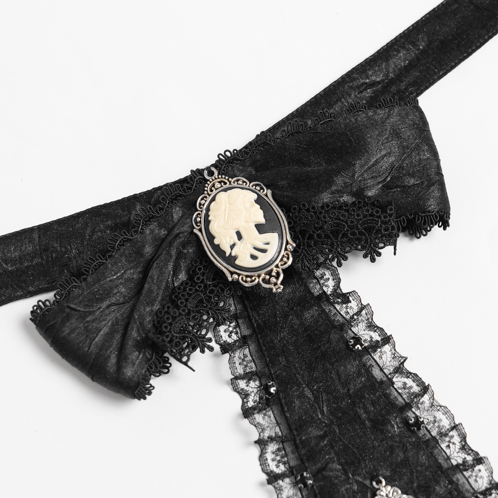 Viktorianisches Halsband mit Schleife und Barockspitzen-Krawatte