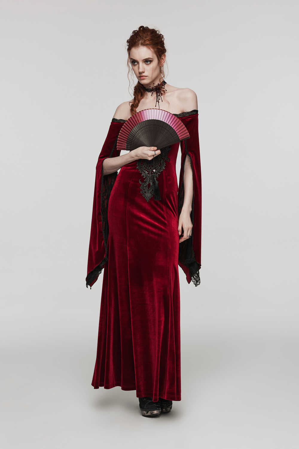 Unveil Your Shadow: Gothic Fan Flair for Alt Style