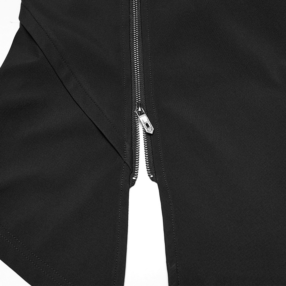 Close-up of the zipper detail on the Waterproof Wasteland Punk Cape with Hood and 3D Pockets.