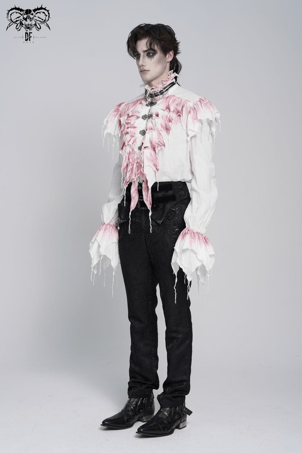 Chemise blanche gothique à volants avec froufrous cramoisis usés