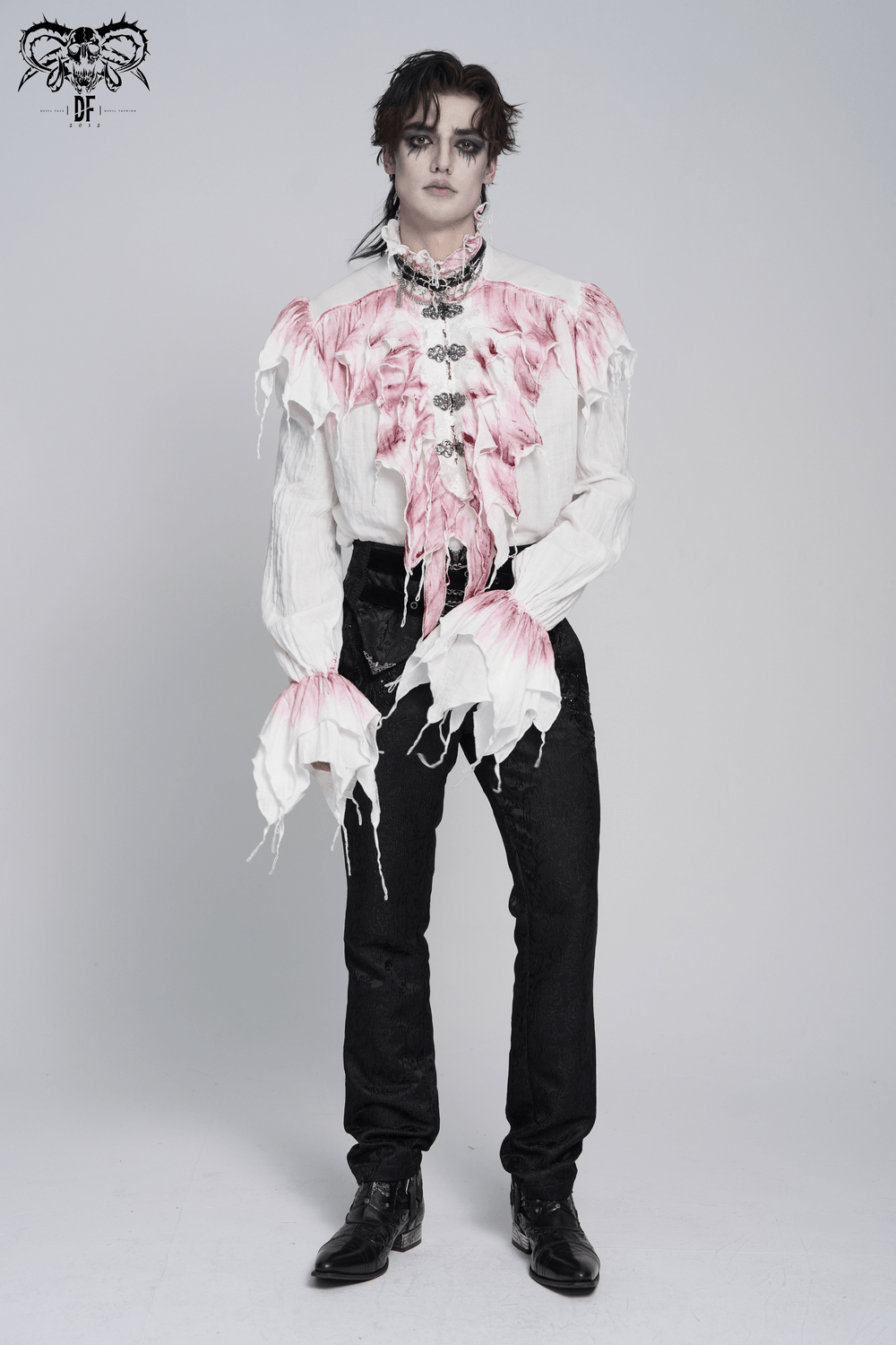 Chemise blanche gothique à volants avec froufrous cramoisis usés