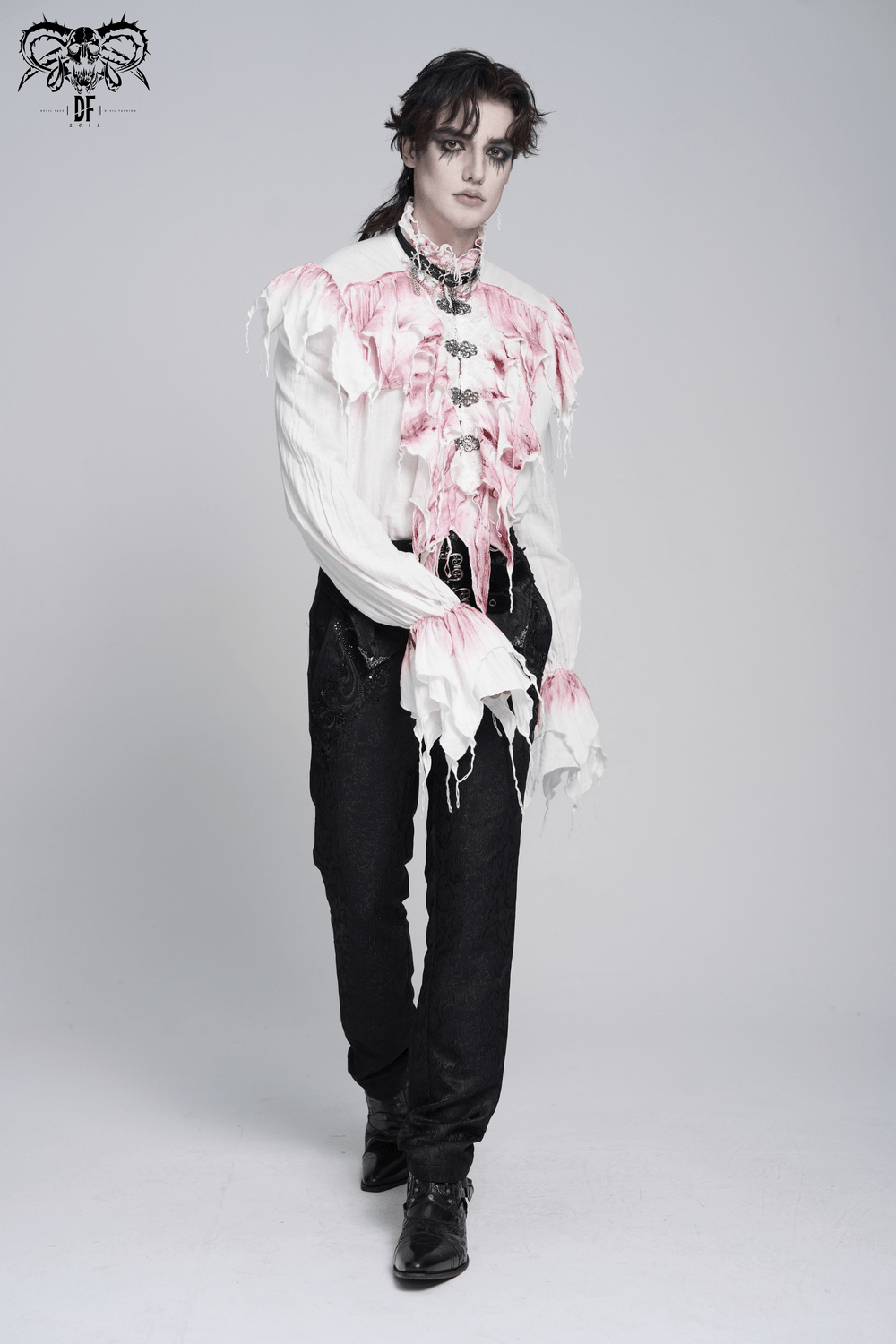 Chemise blanche gothique à volants avec froufrous cramoisis usés