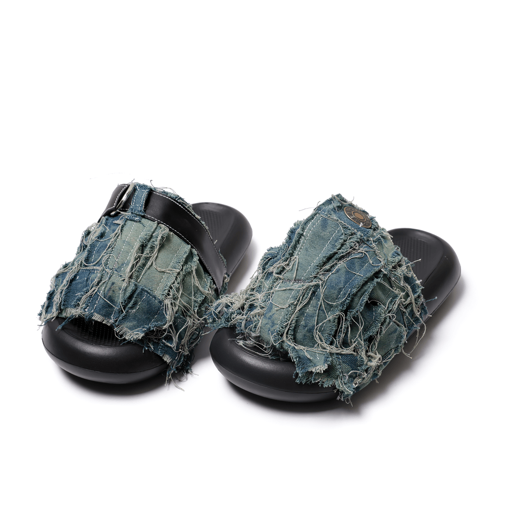 Sandalias grunge de denim desgastado para mujer con adorno de correa con anilla