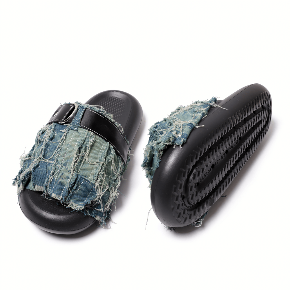 Sandalias grunge de denim desgastado para mujer con adorno de correa con anilla