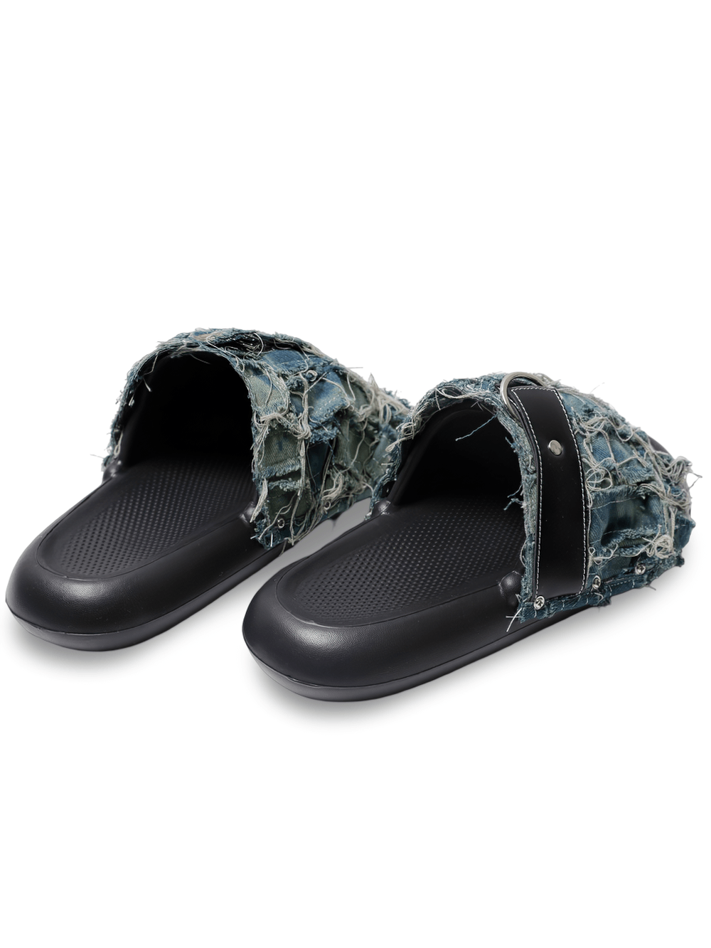 Sandalias grunge de denim desgastado para mujer con adorno de correa con anilla