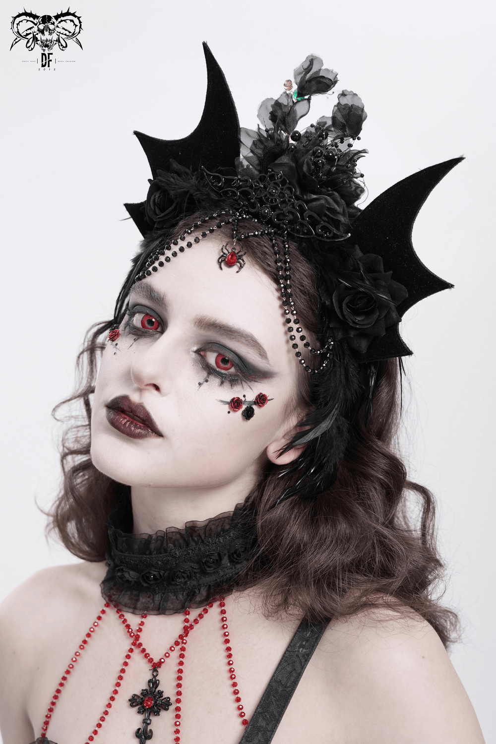 Women’s Gothic Bat Crown with roses and feathers, featuring intricate bead chains for a dramatic look.