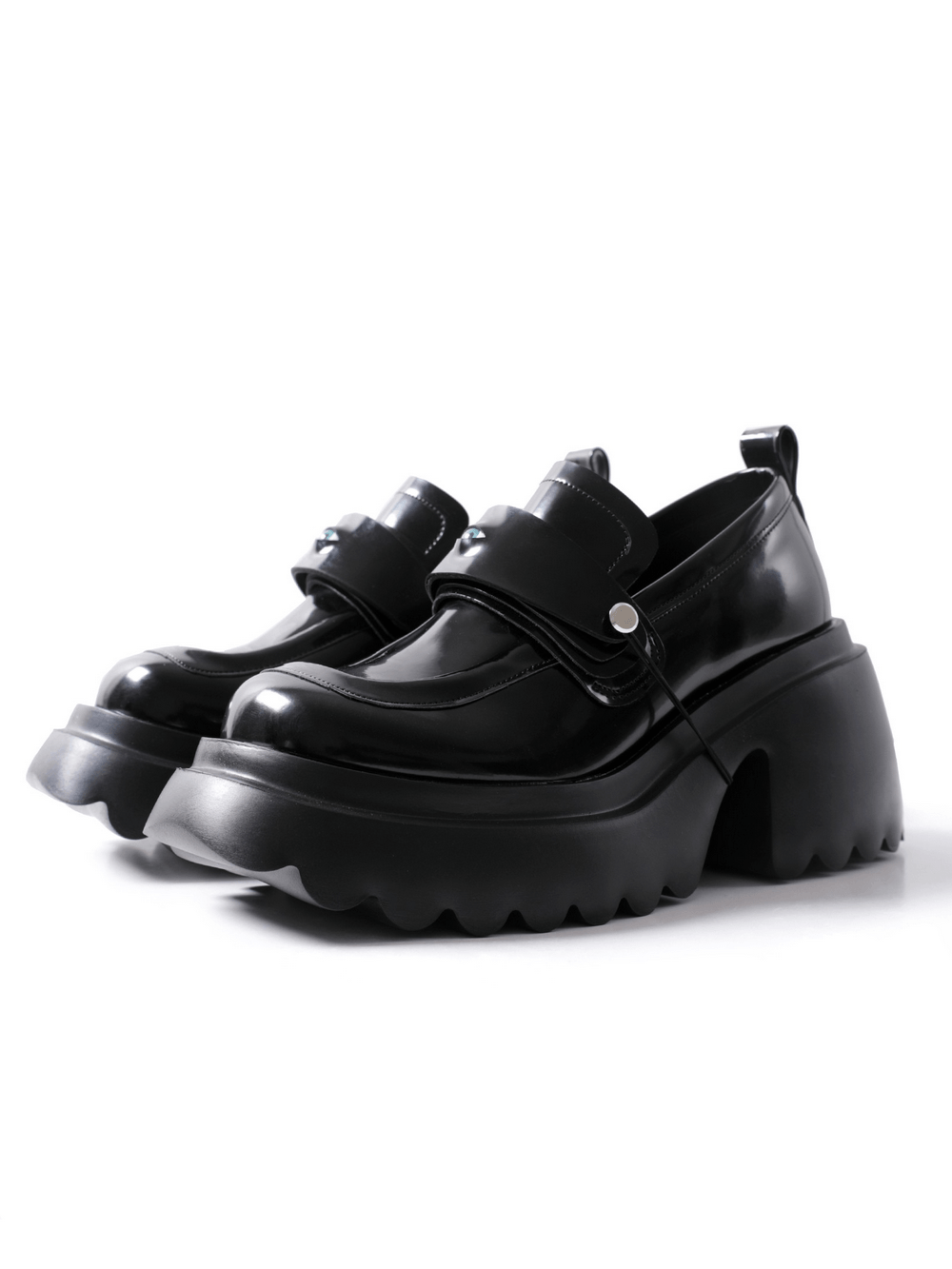 Mocassins gothiques à plateforme épaisse pour femme avec bride ornée d’un œil