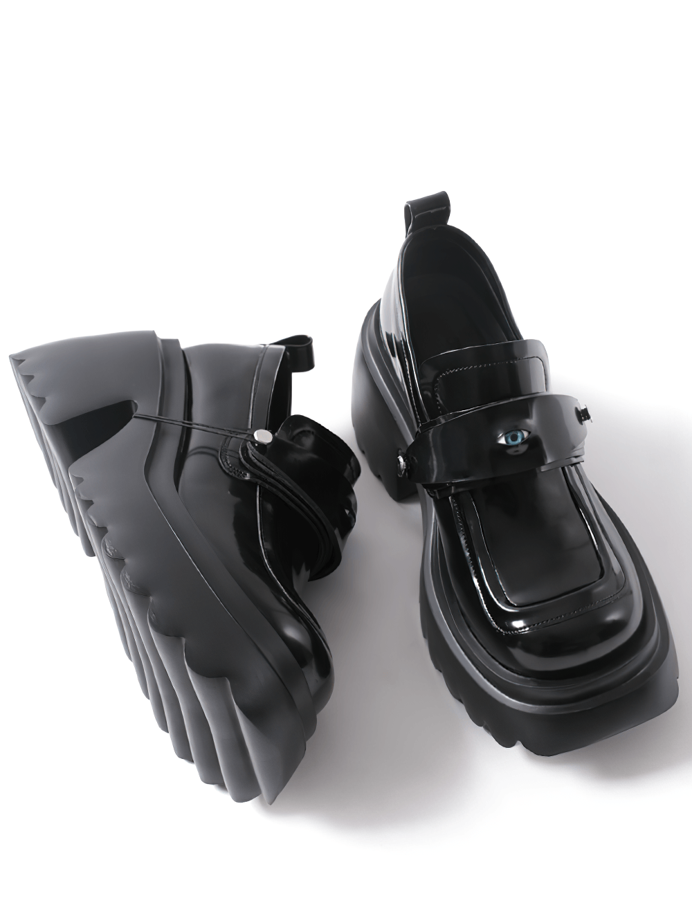 Mocassins gothiques à plateforme épaisse pour femme avec bride ornée d’un œil