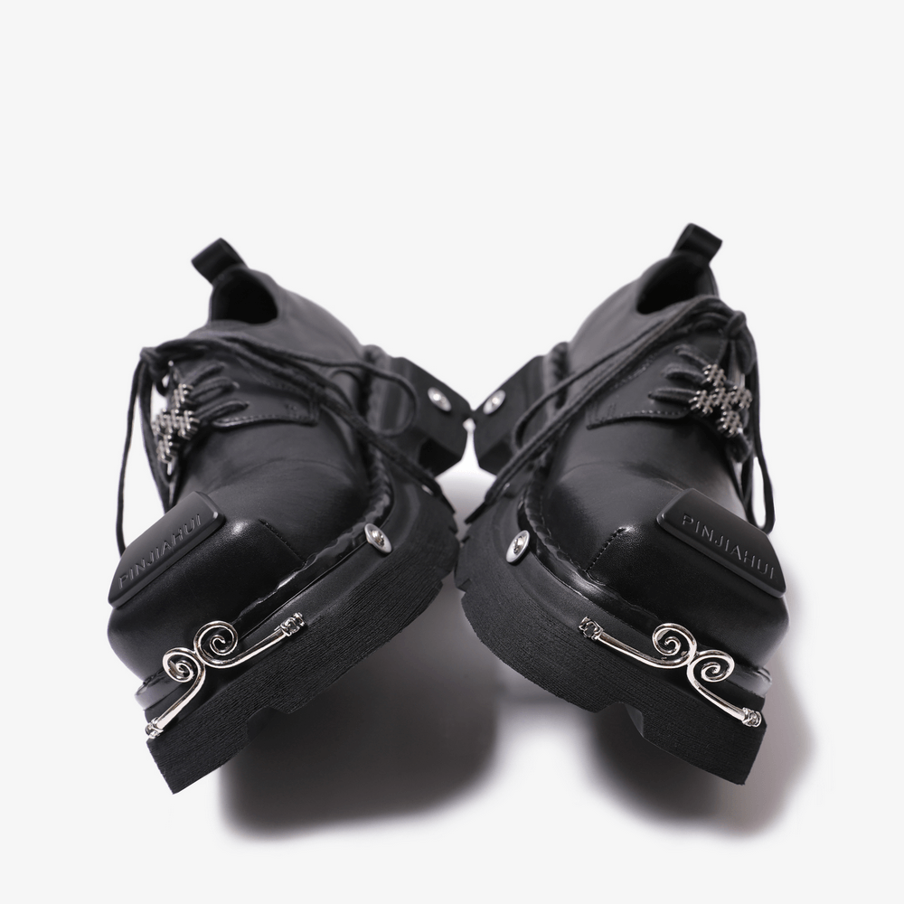 Derbies gothiques à plateforme pour femme avec détails métalliques
