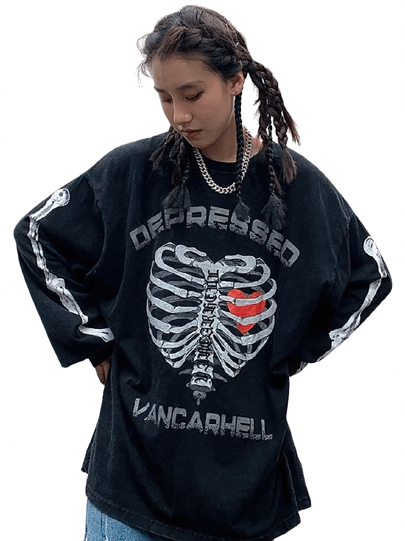 Women's oversized punk sweatshirt with heart skeleton print, perfect for a bold, fashionable look.