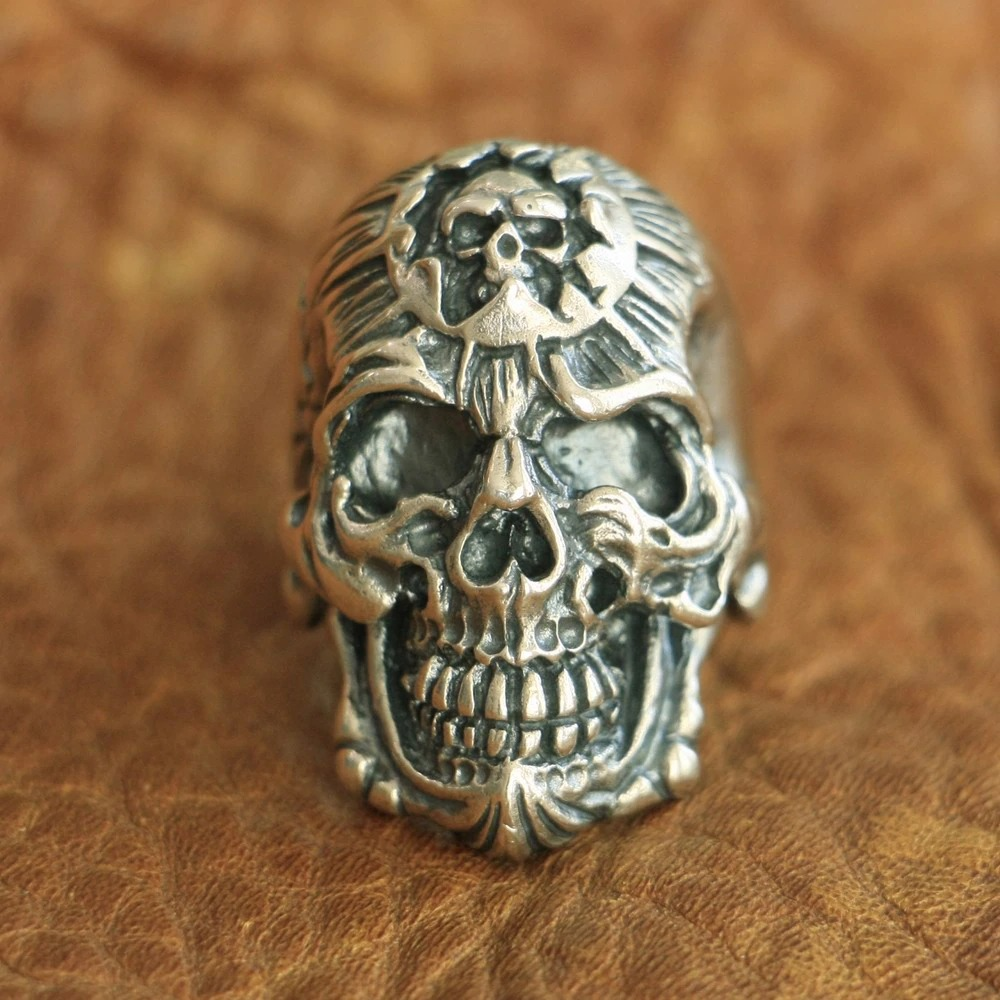 925 Sterling Silver Devil Skull Ring featuring Gothic details, perfect for vintage rock and biker styles.