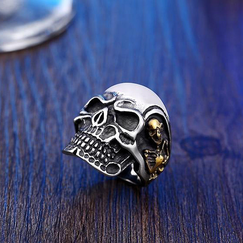 Big Triple Skull Ring featuring a bold skull design with two additional skulls on the sides, perfect for rock style enthusiasts.