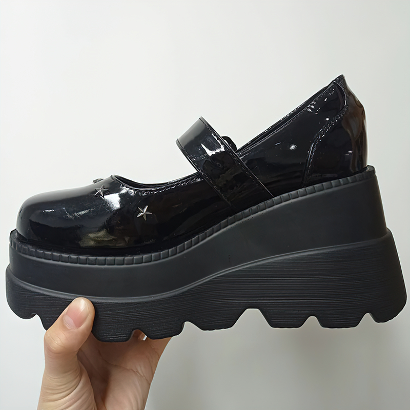 Black leather high pumps with rubber platform, gothic style, perfect for various occasions and seasons.