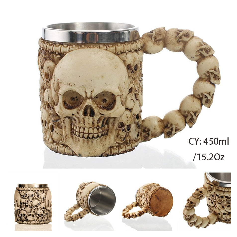 Gothic skull mug made of resin and stainless steel, perfect for retro Viking pub style, holds 450ml of your favorite beverage.