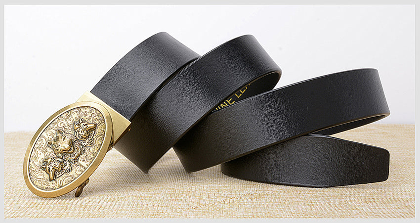 Automatic buckle cowhide leather belt with animal print buckle, stylish and comfortable for men and women.