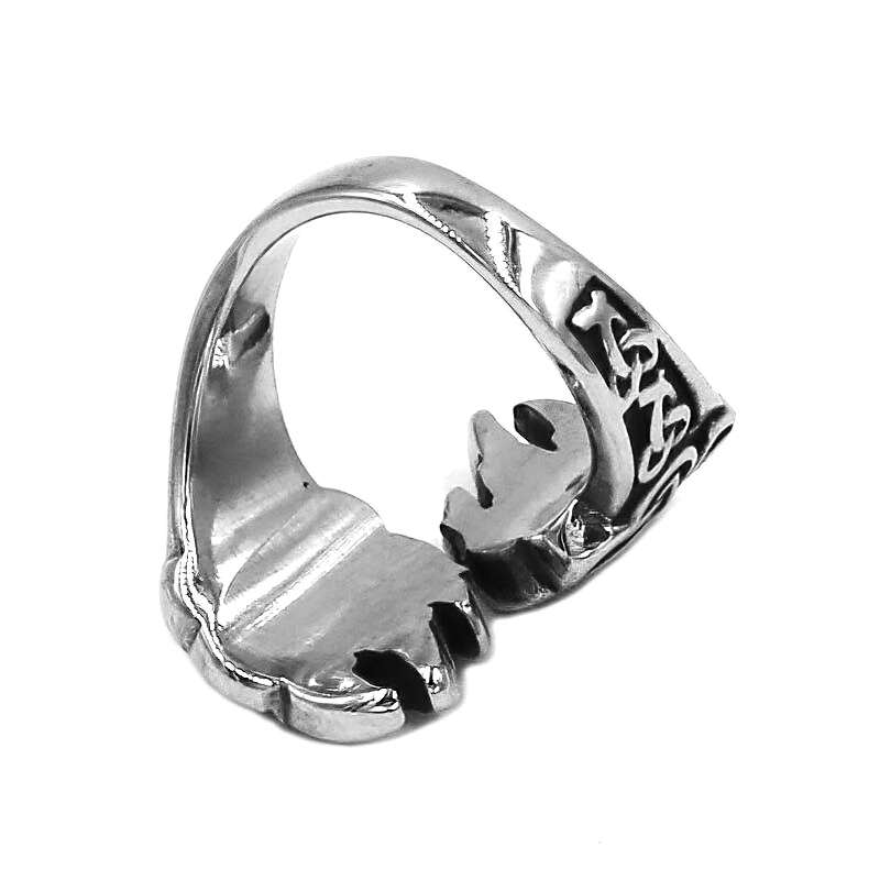 Bear Claw Stainless Steel Ring showcases a Nordic design, perfect for men and women seeking unique jewelry.