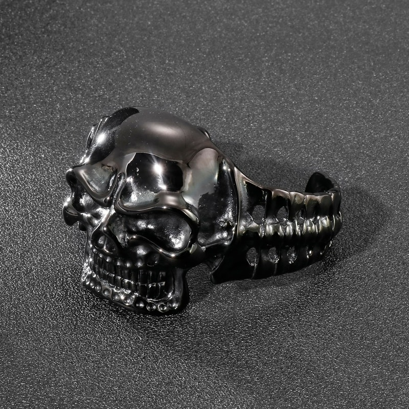 Men's black gothic skull bracelet, crafted in stainless steel, perfect for stylish outfits and punk fashion.