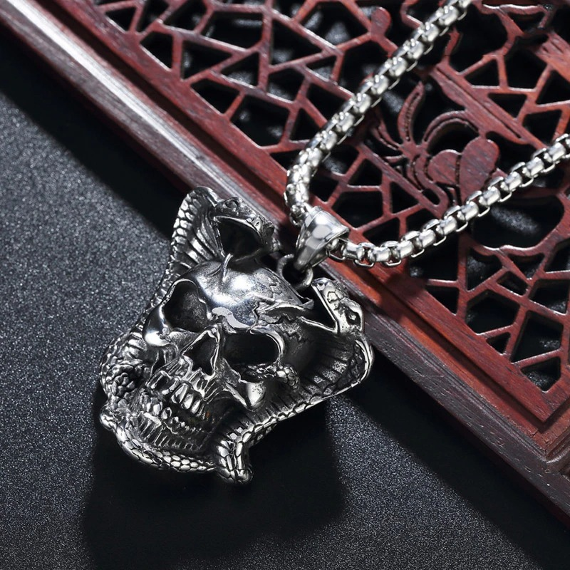 Biker pendant necklace featuring a devil skull skeleton design, perfect for punk style enthusiasts.