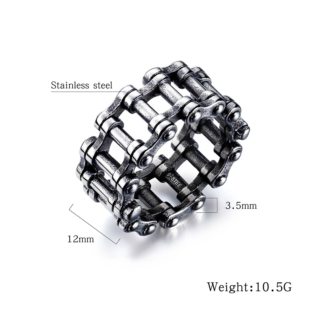 Biker's stainless steel chain ring featuring a unique chain link design, perfect for punk rock lovers.