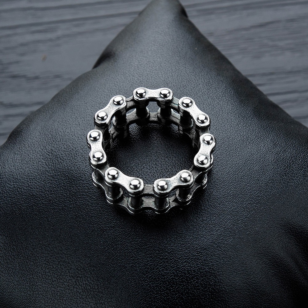 Biker's Stainless Steel Chain Ring / Punk Rock Jewlery for Men and Women - HARD'N'HEAVY