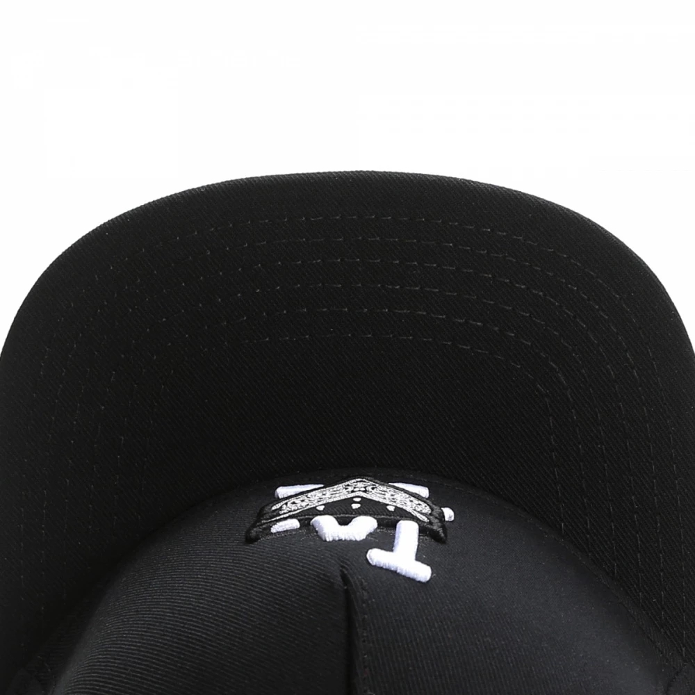 Black baseball cap with adjustable buckle and stylish stripe, perfect for casual unisex fashion.