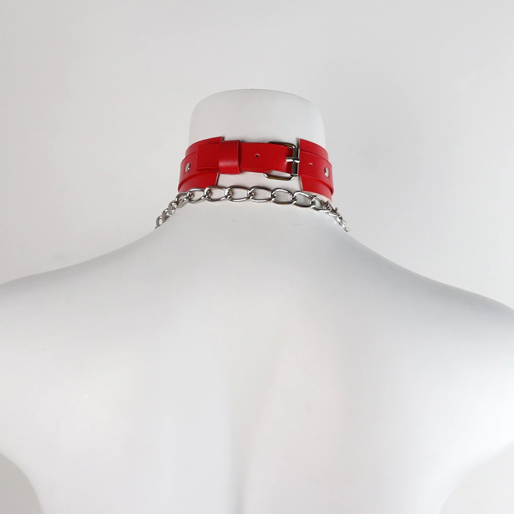 Red bondage collar with metal chain and leather loop, perfect for cosplay and themed parties.