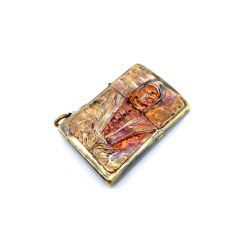 Brass portable lighter case featuring a stunning samurai skull design in a rock style accessory.
