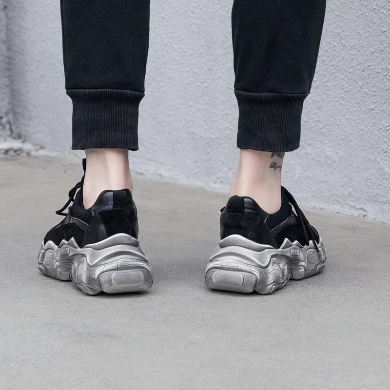 Stylish breathable genuine leather women's sneakers with cool platform, perfect for casual wear.