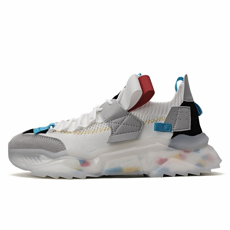 Breathable women's sneakers with a light platform, stylish design, ideal for running and casual sports activities.