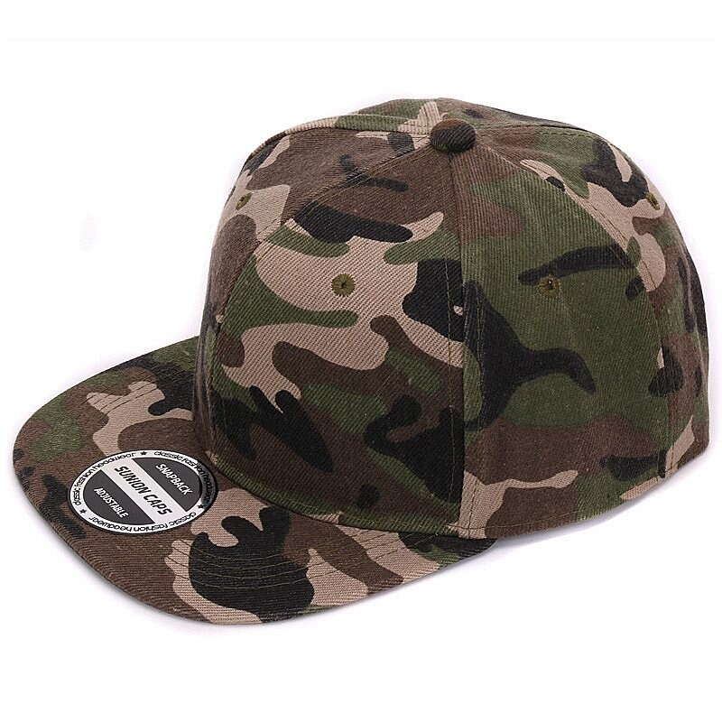 Camouflage snapback baseball cap in green and brown military style, adjustable polyester hat for men and women.