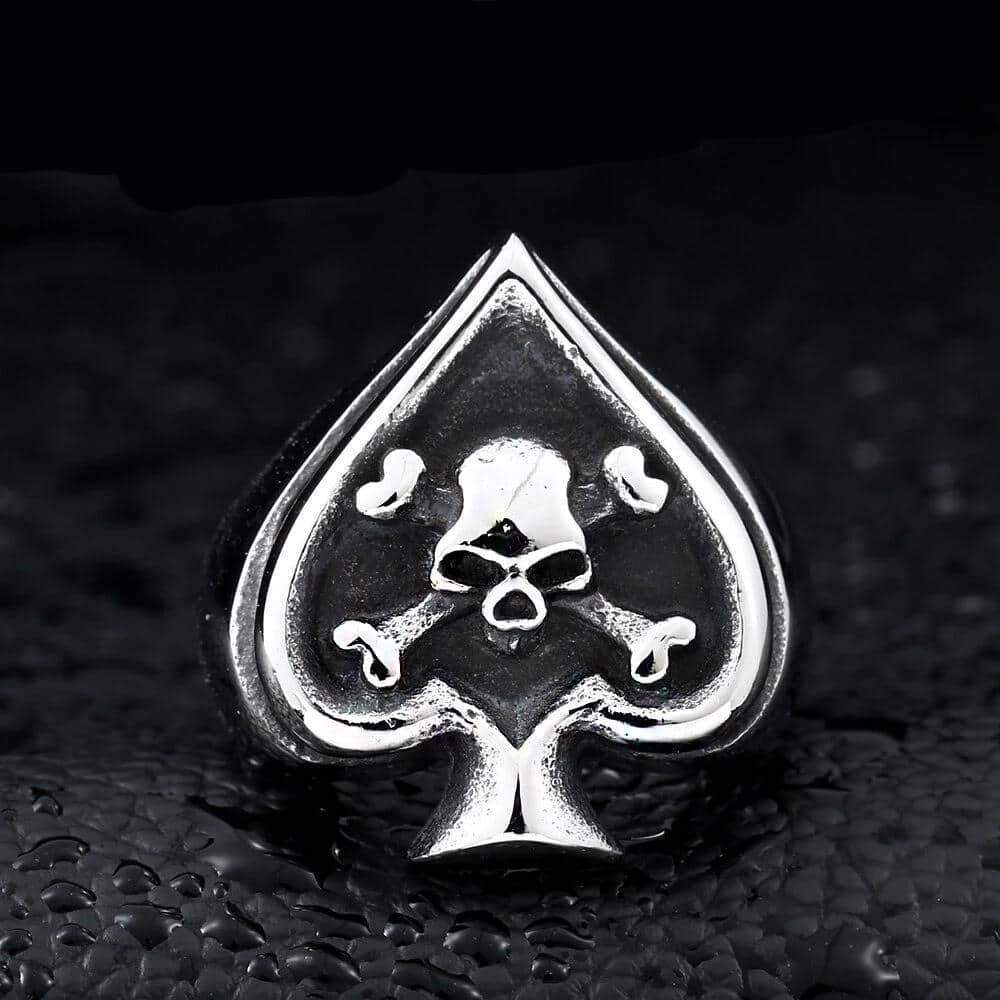 Retro card cross skull ring in stainless steel featuring a spade shape with skull and bones design, ideal for rock-style jewelry lovers.