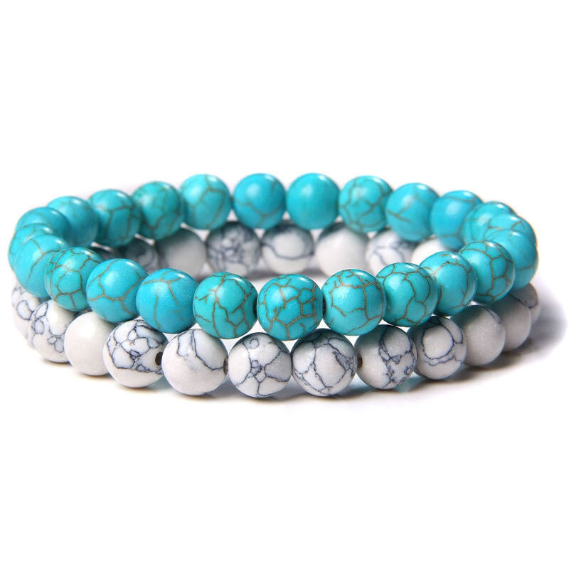 Casual unisex bracelet made of natural turquoise and white beads, perfect for alternative fashion jewelry.