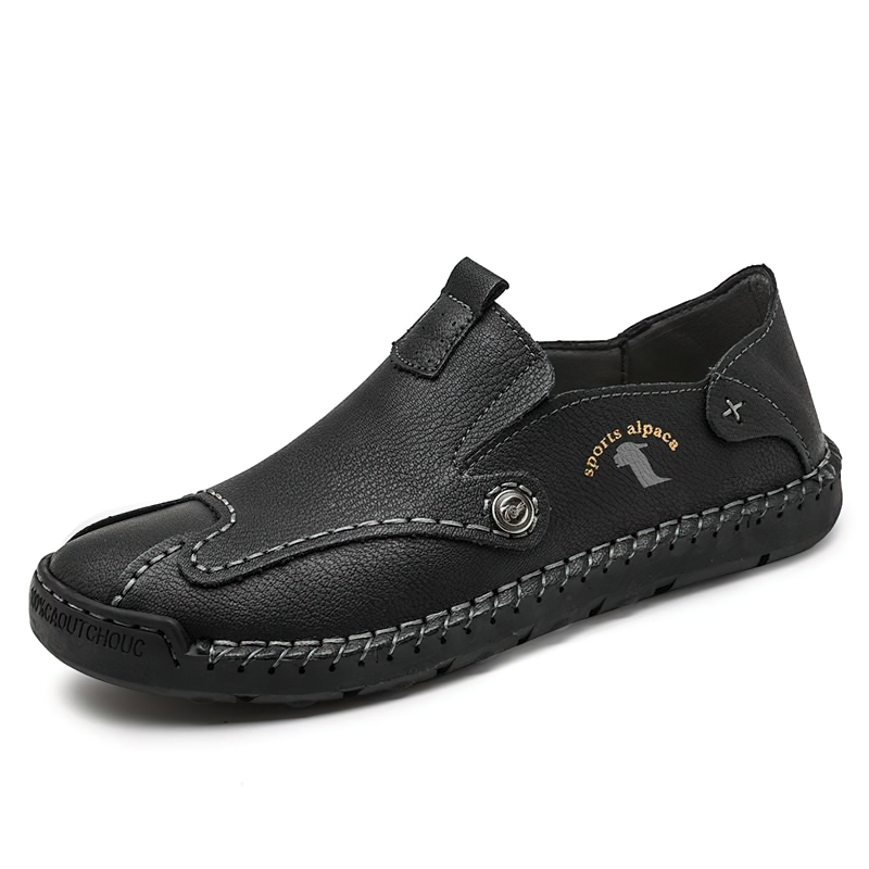 Men's stylish black loafers made of PU leather, perfect for casual outfits with flexible soles for comfort.
