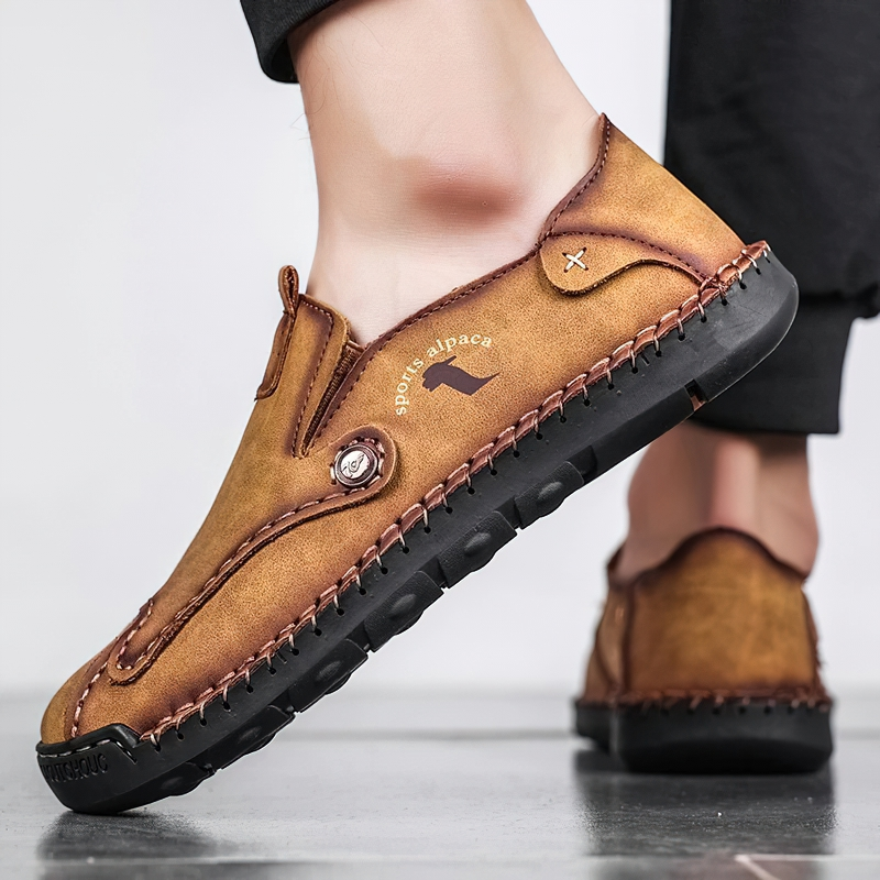 Stylish men's casual loafers in PU leather with flexible soles for ultimate comfort.