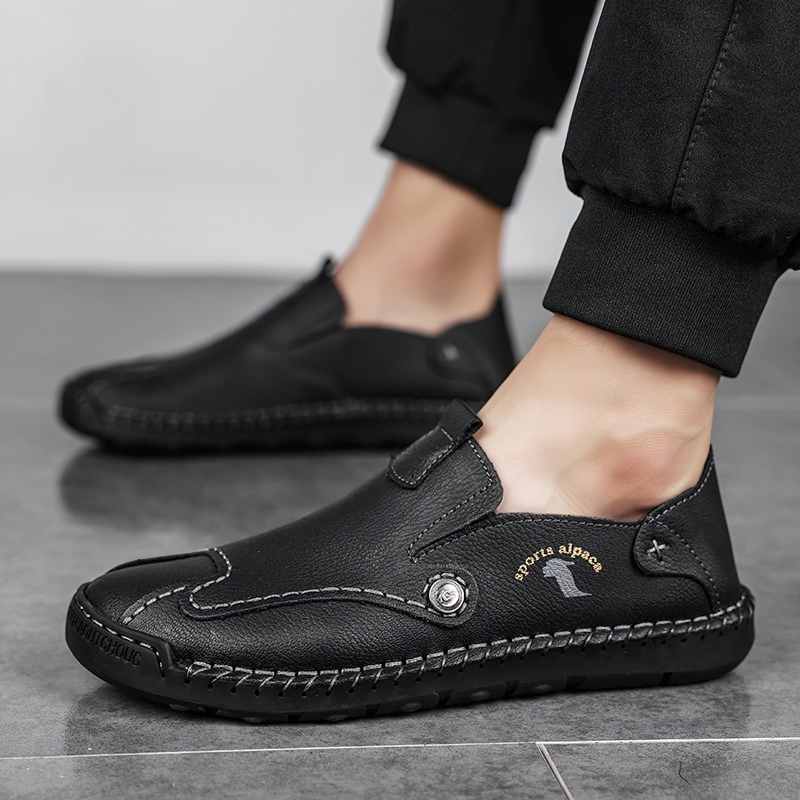 Men's casual PU leather loafers showcasing a stylish design, perfect for comfortable daily wear.