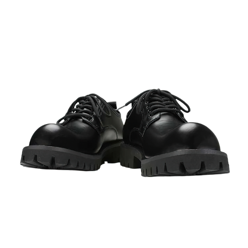 Stylish black men's real leather boots with chunky sole, perfect for casual and formal outfits.