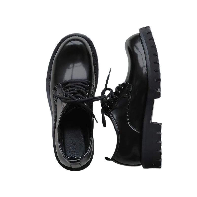 Stylish black men's leather boots with lace-up design and chunky sole, perfect for casual and formal wear.