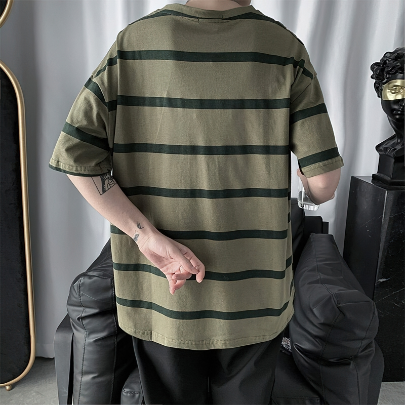 Casual men's oversized T-shirt with green and black stripes, stylish streetwear look from the back, comfortable fit.