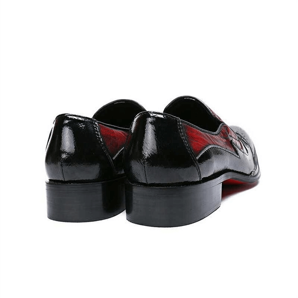 Stylish black leather loafers with a glossy finish, showcasing a comfortable heel and flexible soles for casual wear.