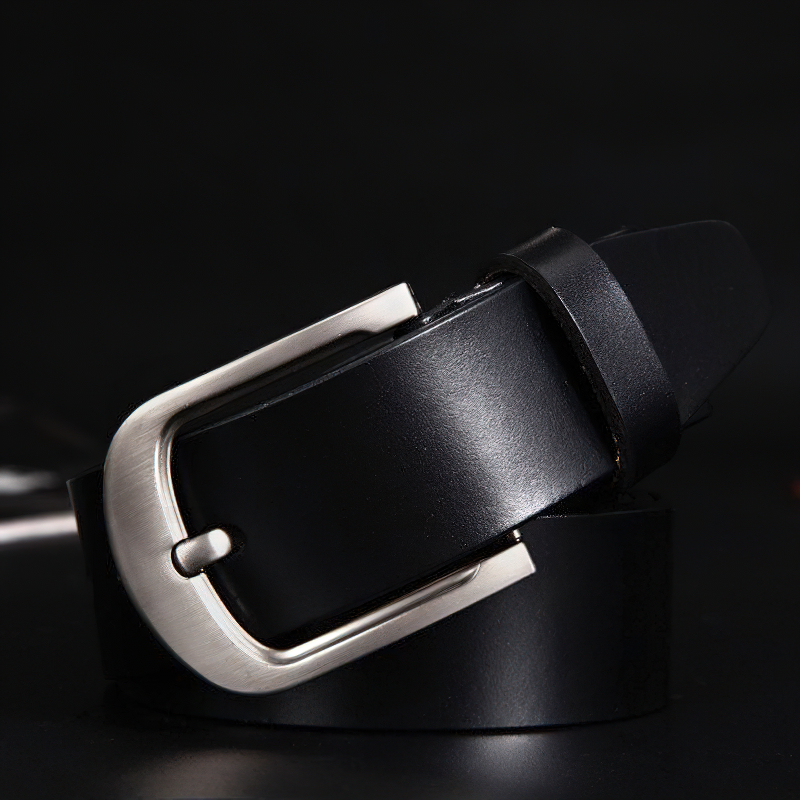 Classic genuine leather belt for men with metal buckle, perfect for casual outfits and denim. Essential wardrobe accessory.