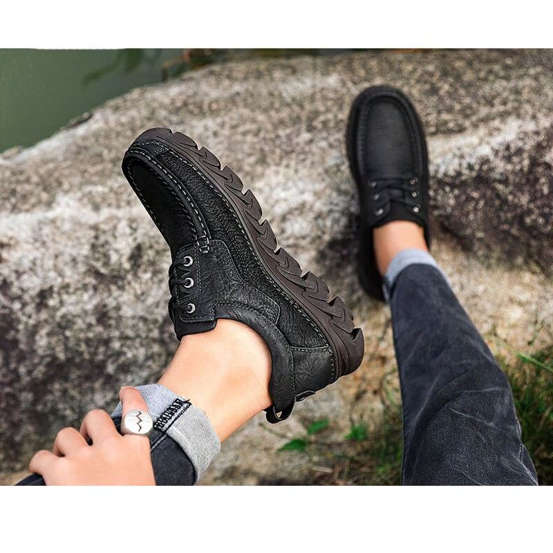 Classic black genuine leather lace-up shoes, perfect for alternative style and versatile wear.