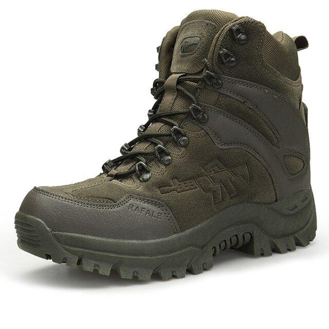 Men's tactical military boots in olive green, designed for comfort and safety in winter weather.