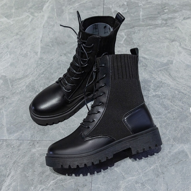 Warm lace-up ankle boots featuring a flexible sole and stylish knit design for women’s casual wear.