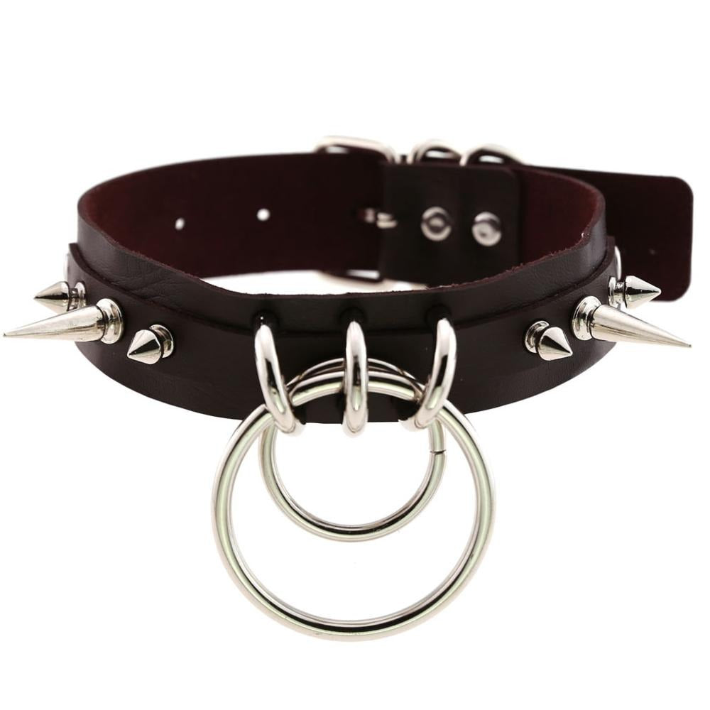 Gothic cool collar choker for ladies, featuring metal spikes and a ring, perfect for edgy fashion and concerts.
