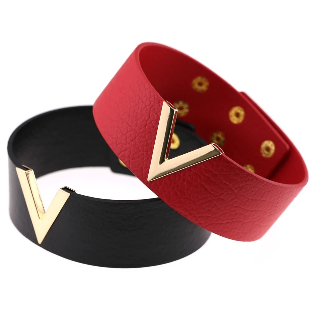 Stylish PU leather choker set in black and red with gold V metal accents, perfect punk accessories for any outfit.