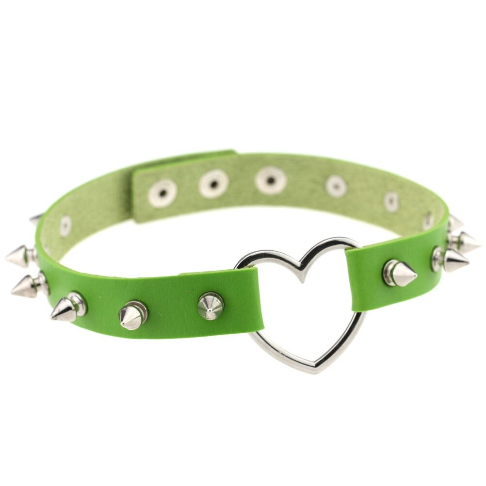Cool green PU leather choker with spikes and a zinc alloy heart, perfect for gothic and rock-style outfits.