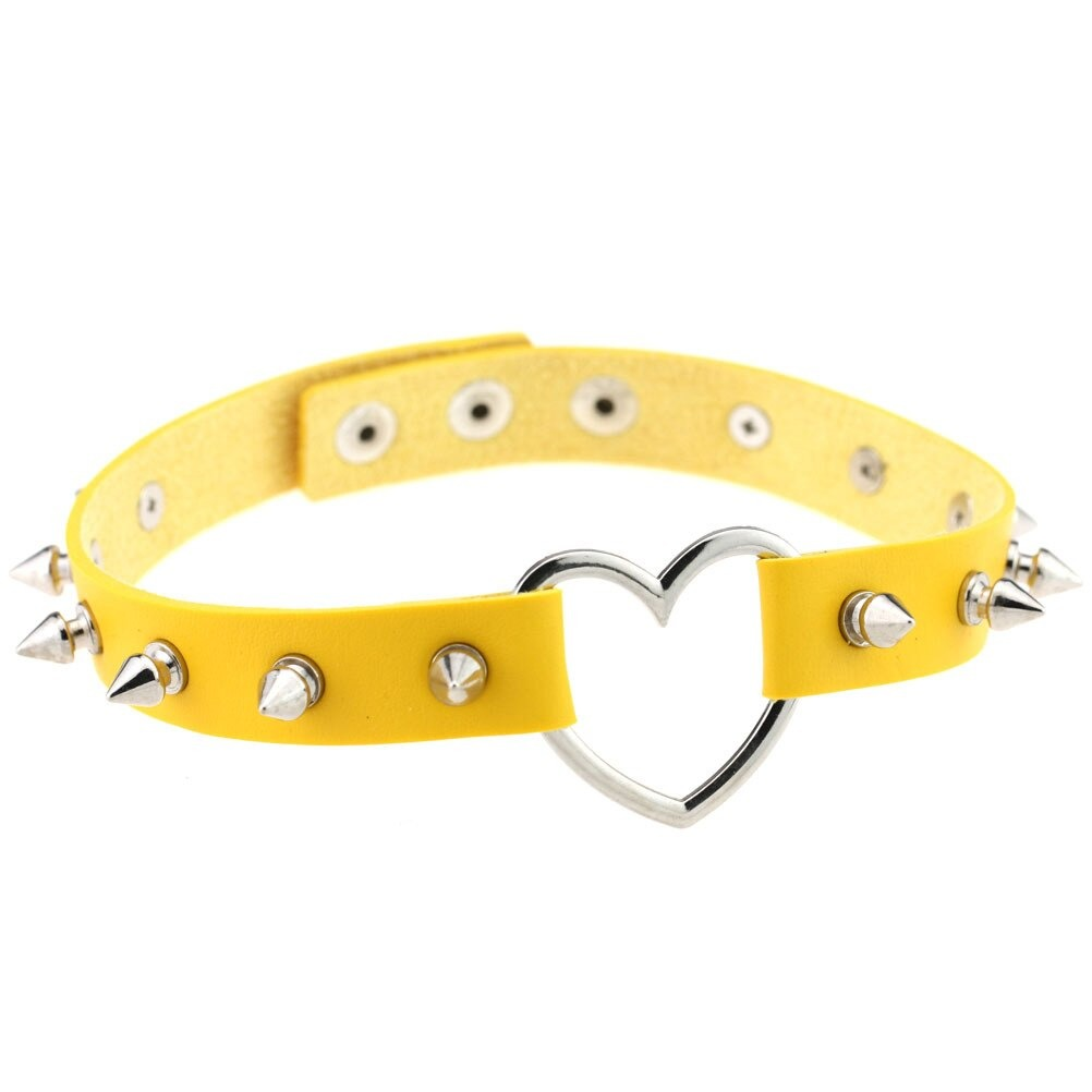 Cool yellow PU leather choker with spikes and heart-shaped zinc alloy centerpiece for a gothic look.