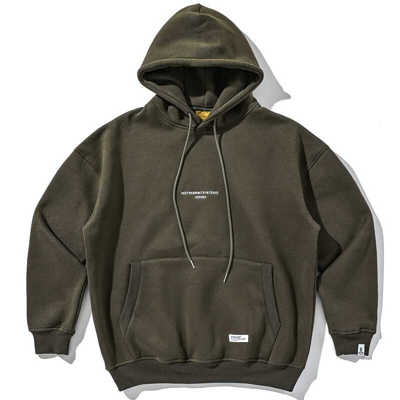Cool thin fleece hoodie for men in olive green, perfect for casual streetwear and stylish hip hop looks.