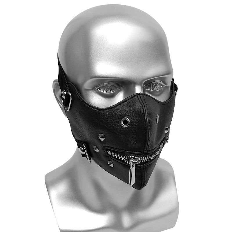 Adjustable leather face mask with zipper for Halloween cosplay, designed for comfort and style for men and women.