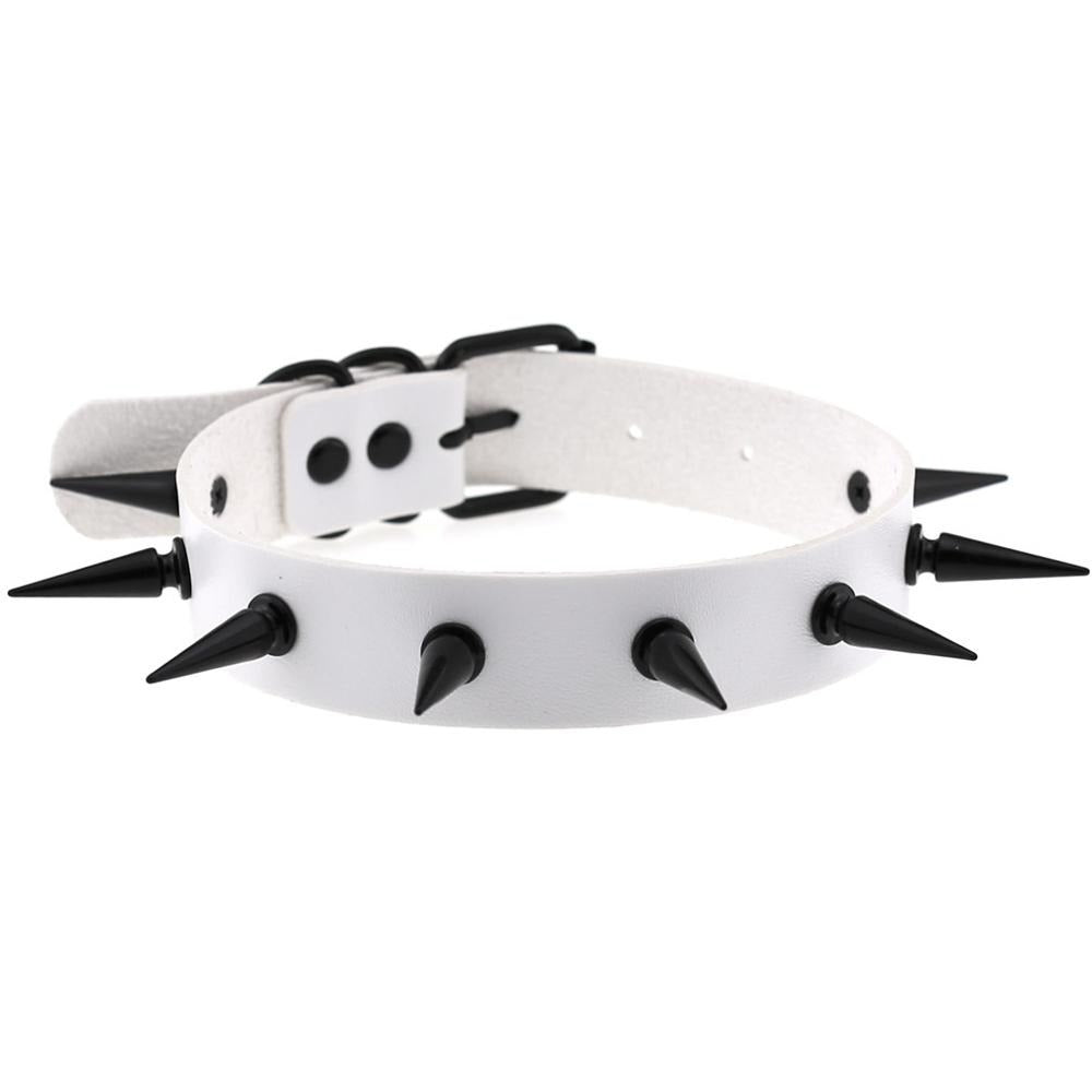 Dark Witch's spiked choker collar in white, featuring black spikes, perfect for gothic style outfits for men and women.